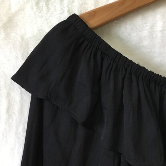 Archives Black Ruffled Off-The-Shoulder Top - Picture 4 of 13